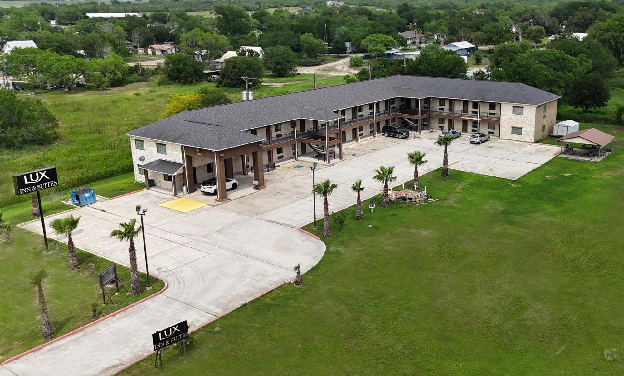 Lux Inn And Suites Three Rivers Kültér fotó
