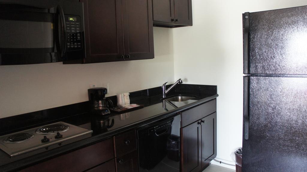 Lux Inn And Suites Three Rivers Szoba fotó