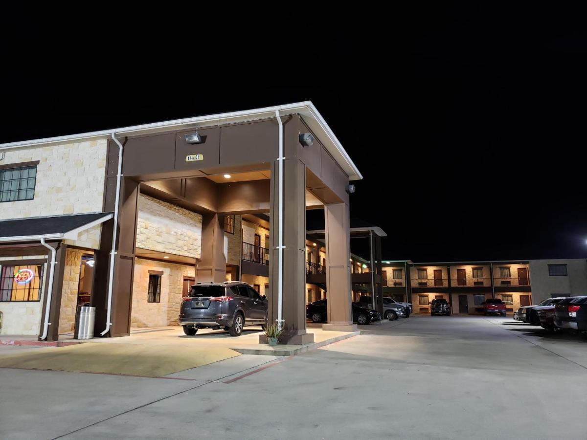 Lux Inn And Suites Three Rivers Kültér fotó